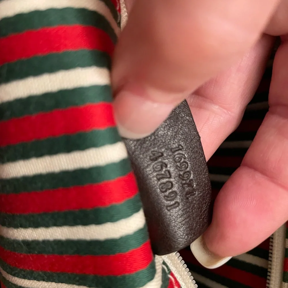 Gucci Beige and Brown Signature shoulder bag , original - Picture 15 of 16